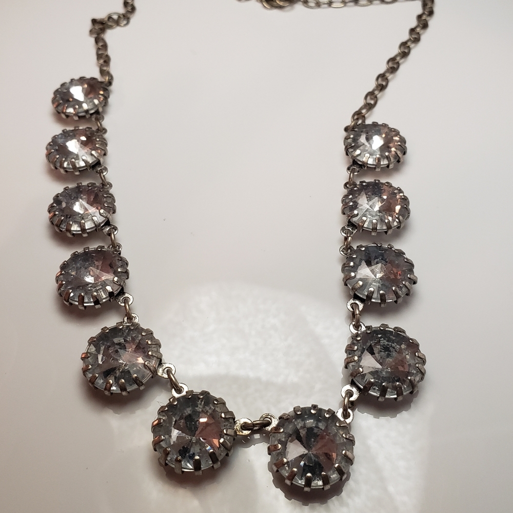 Accent necklace